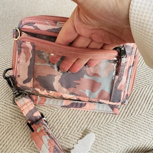 Lug Pink and Gray Camouflage Quilted Clutch - Picture 15 of 16